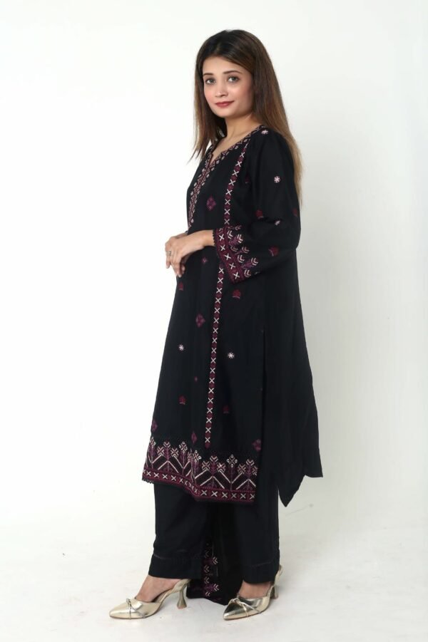 698d6b97-62e8-426f-a619-4185c57fb291.jpg 3Pc Set Emb Lawn