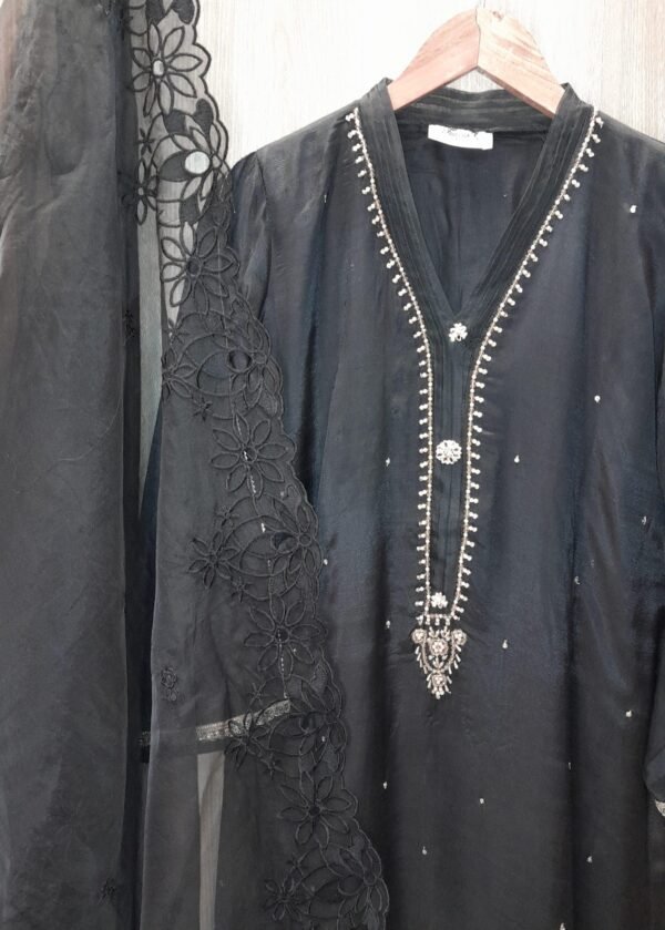 WhatsApp-Image-2023-10-17-at-8.53.24-PM-1-scaled-1.jpeg Hand Embroidered 3pc Suit.