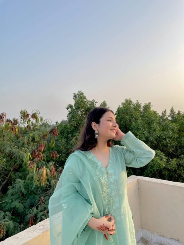 RAW SILK SEMI FORMAL 3PC SET.