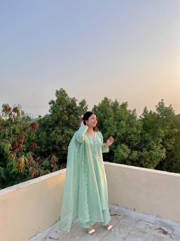 RAW SILK SEMI FORMAL 3PC SET.